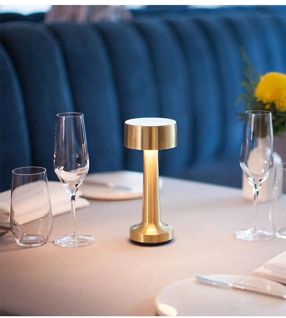 Retro Metal Masa Lambası